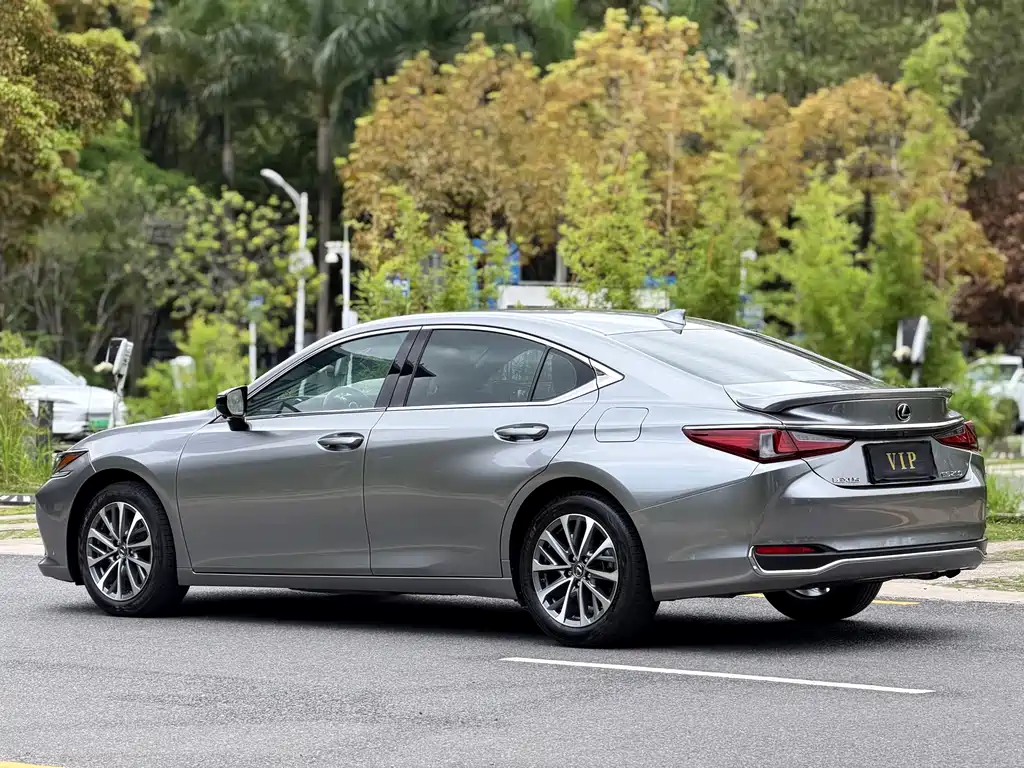 Lexus ES 2021 — фото 14