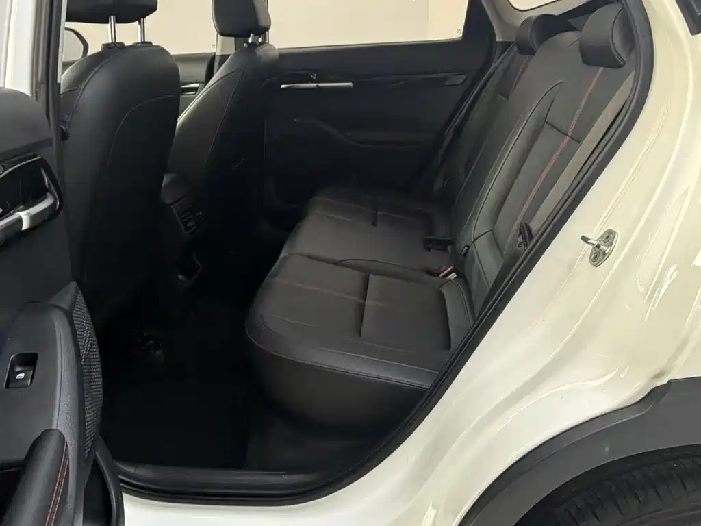 Kia KX3 2022 — фото 10
