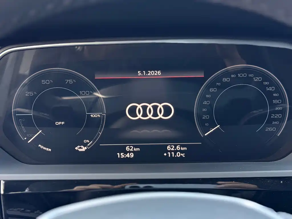 Audi e-tron — фото 20