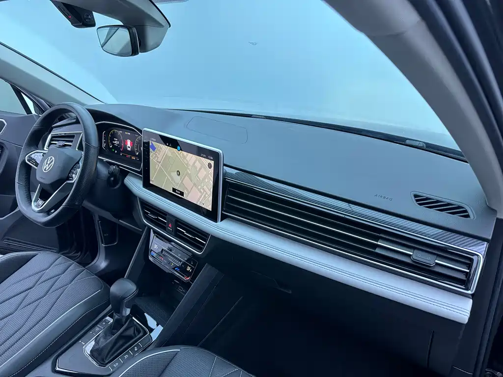 Volkswagen Tiguan L 2023 — фото 22