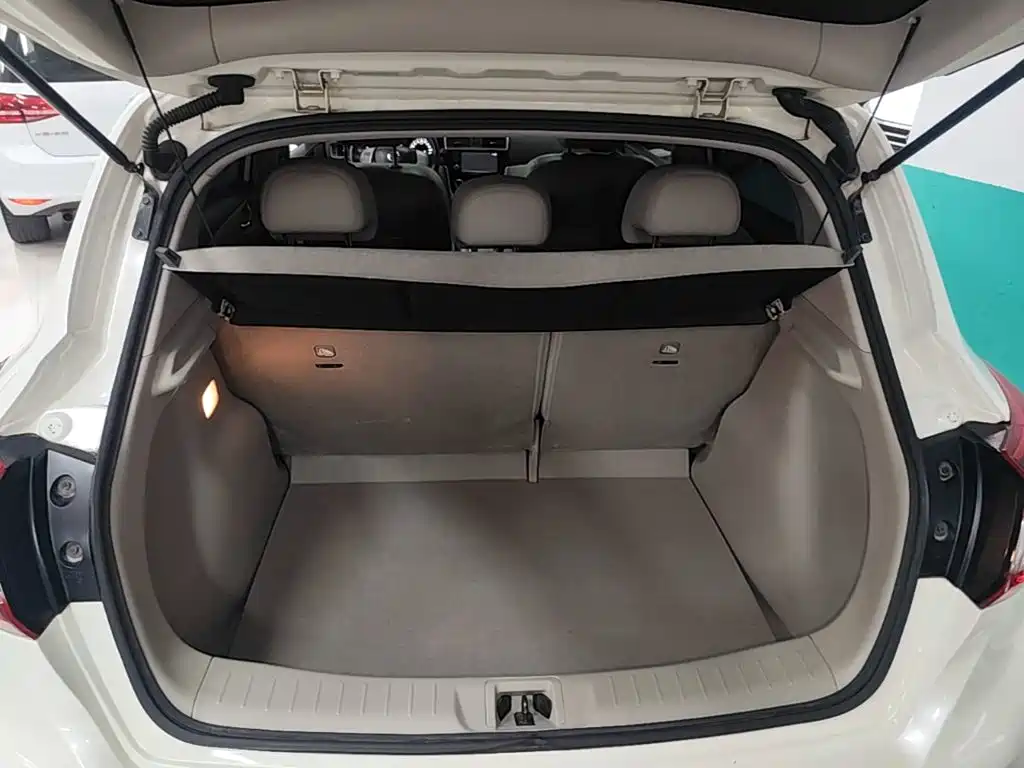 Nissan Tiida 2016 — фото 19