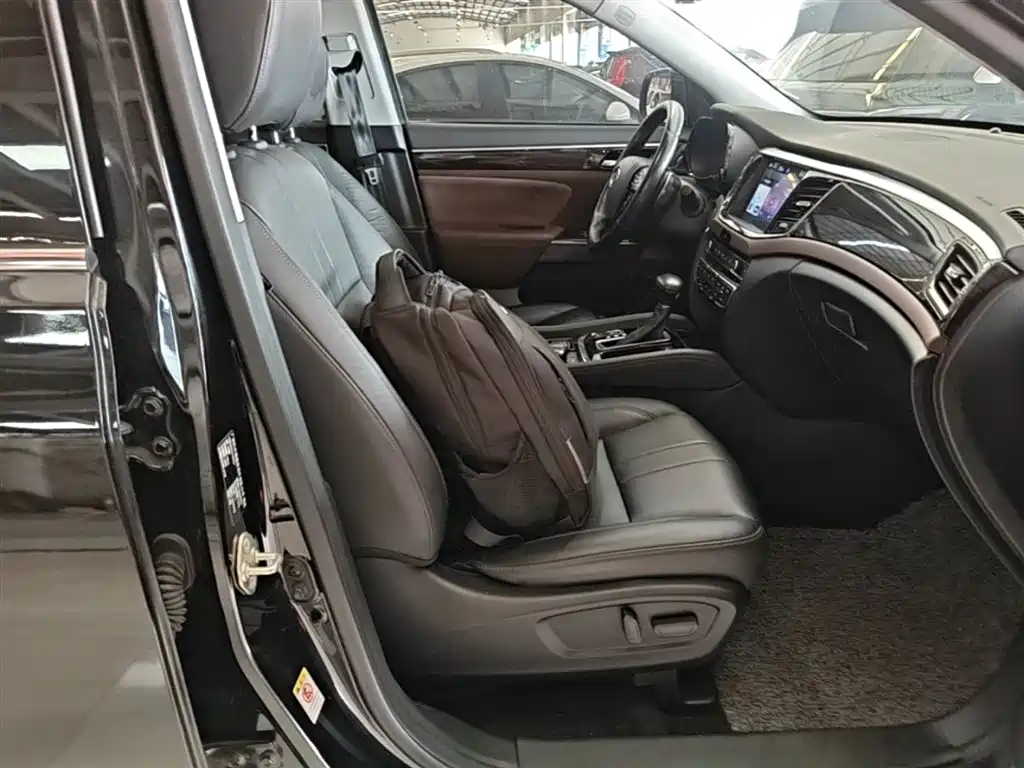 GAC Motor Trumpchi GS8 2018 — фото 25