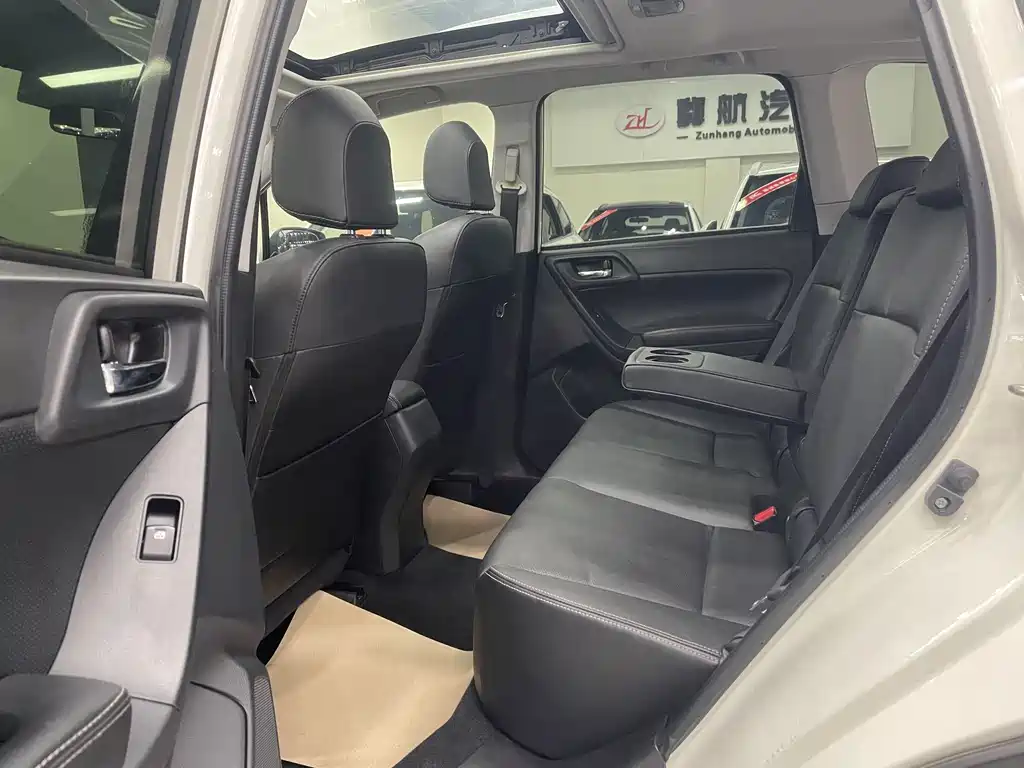 Subaru Forester 2016 — фото 16