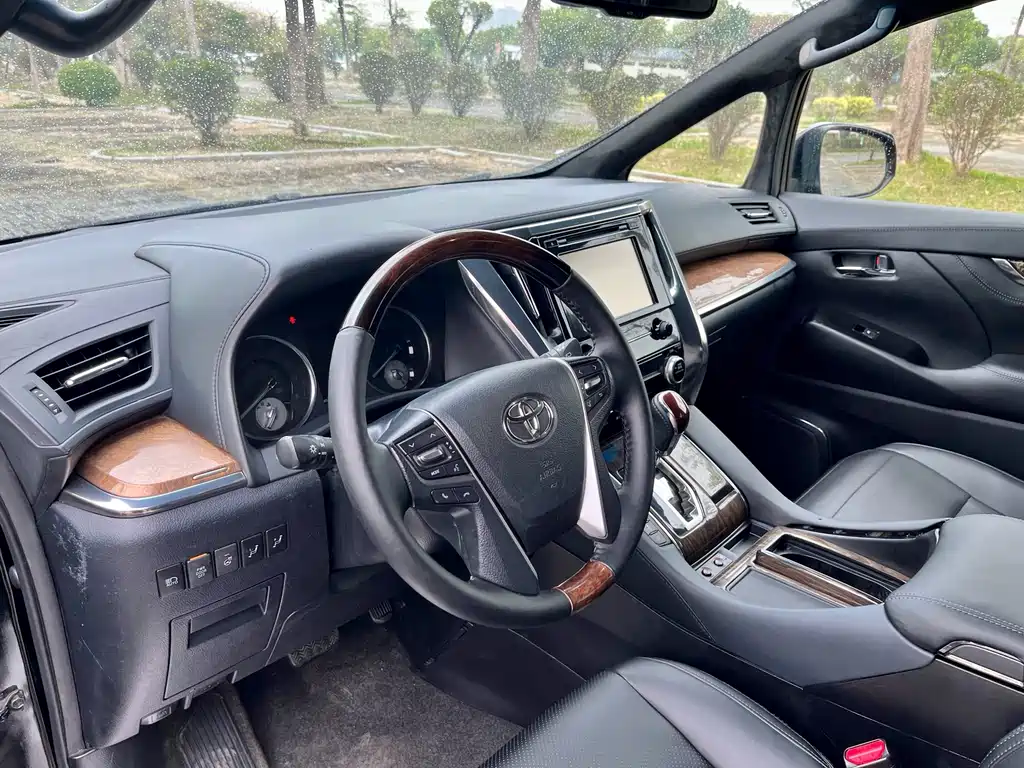 Toyota Alphard 2018 — фото 6