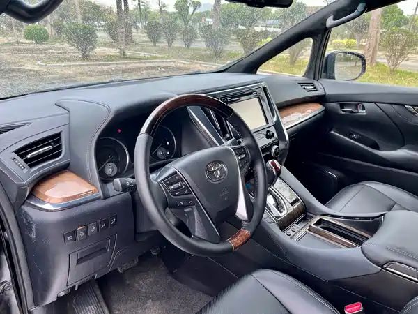 Toyota Alphard 2018