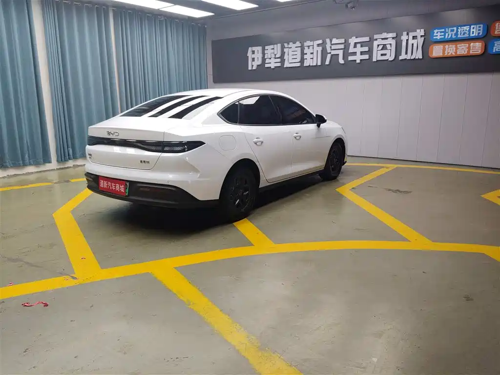 BYD Seal 05 DM-i 2025 — фото 7