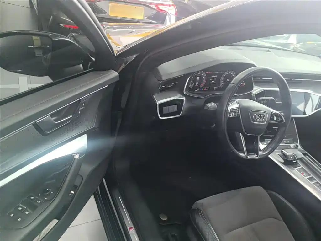 Audi A6L New Energy 2020 — фото 16