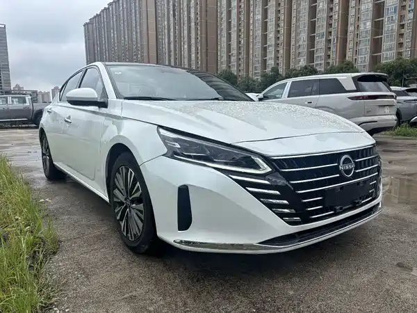 Nissan Teana 2023