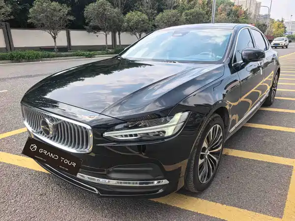 Volvo S90 2025