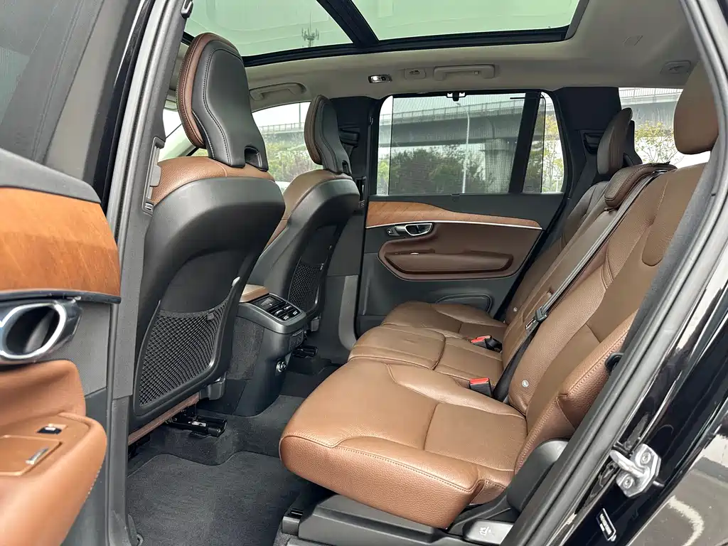 Volvo XC90 2019 — фото 24