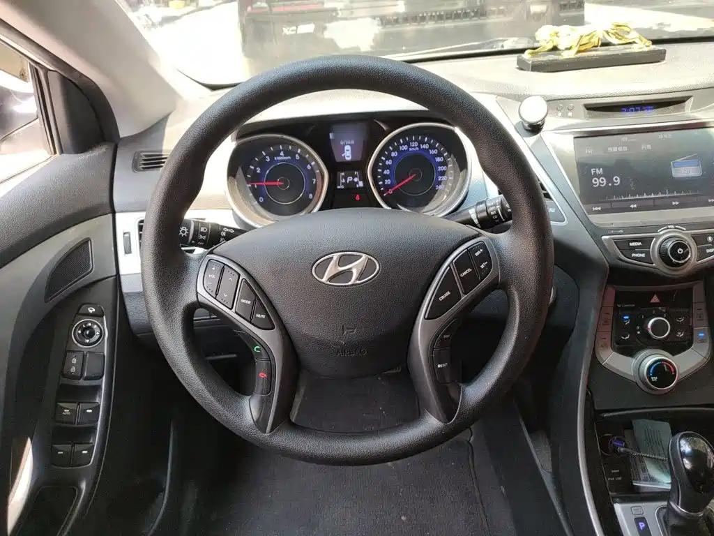 Hyundai Elantra Langdong 2016 — фото 6