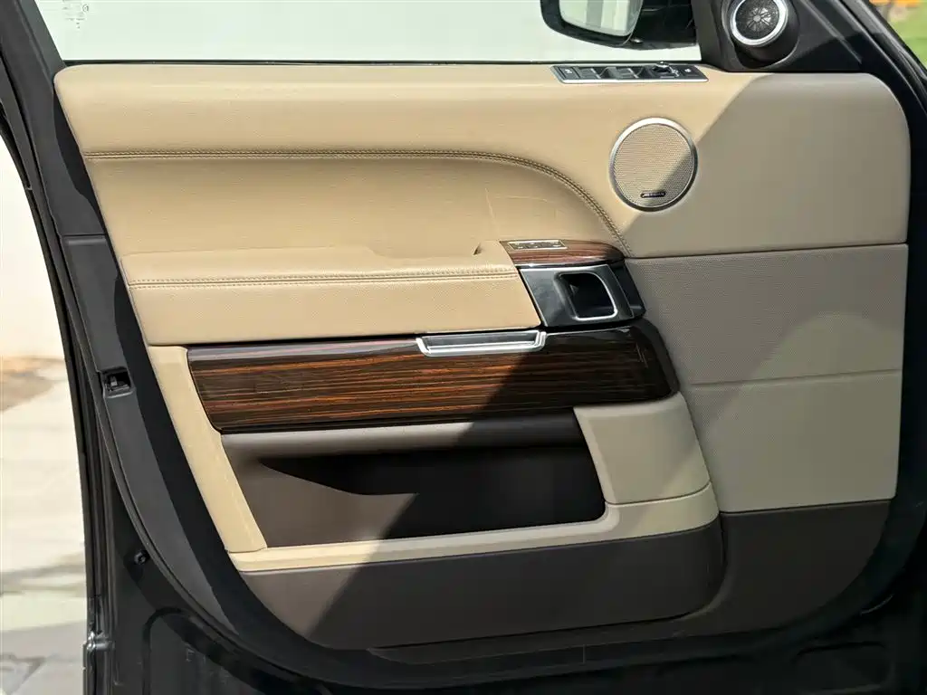 Land Rover Range Rover 2017 — фото 14