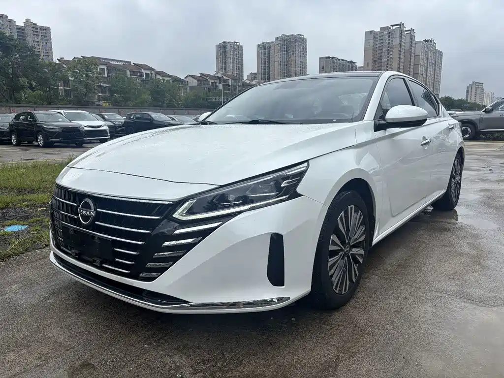Nissan Teana 2023 — фото 1
