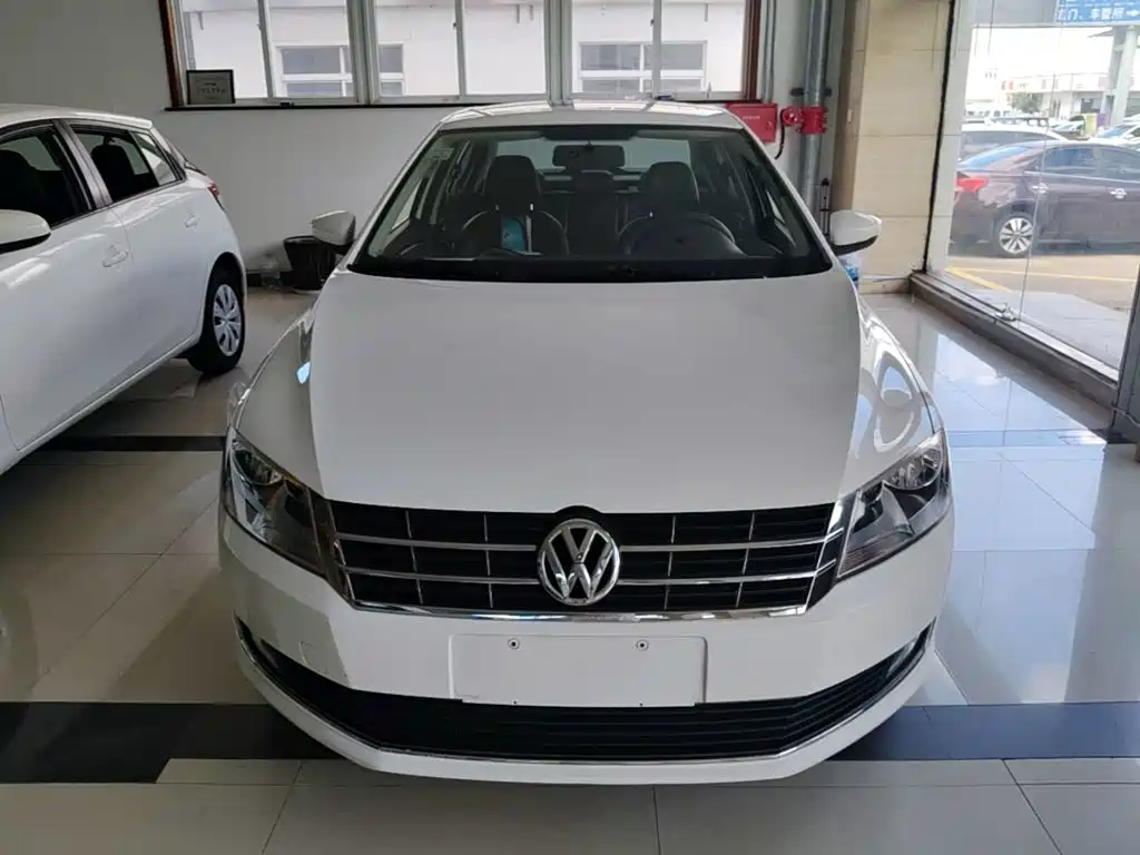 Volkswagen Lavida 2015 — фото 3