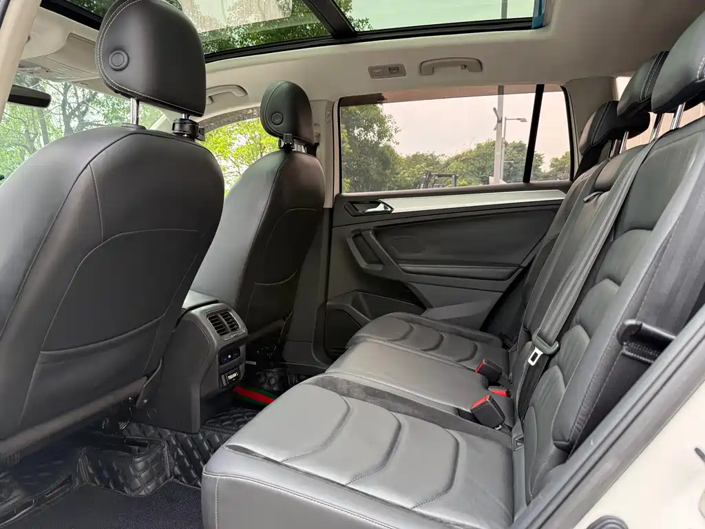 Volkswagen Tiguan L 2017 — фото 10
