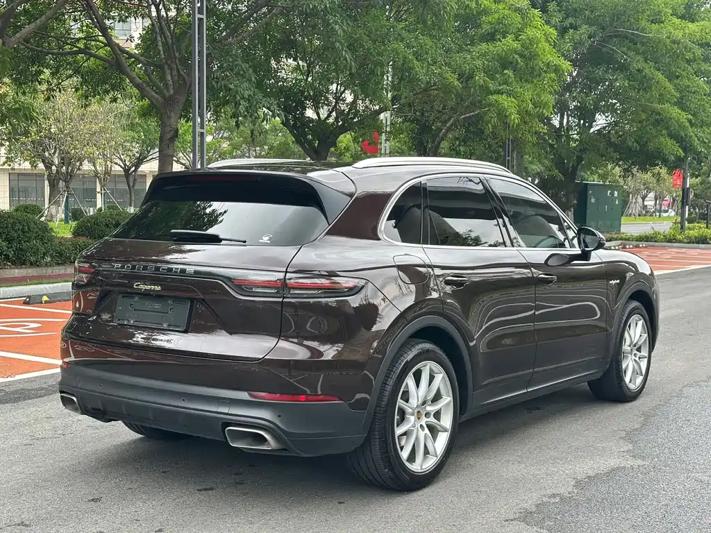Porsche Cayenne Hybrid 2021 — фото 7