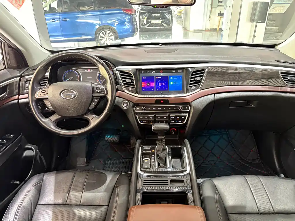 GAC Motor Trumpchi GS8 2017 — фото 15