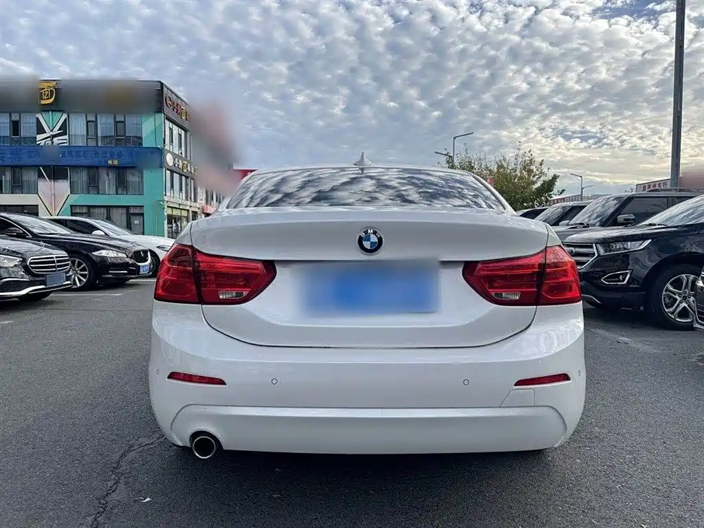 BMW 1 Series 2019 — фото 11