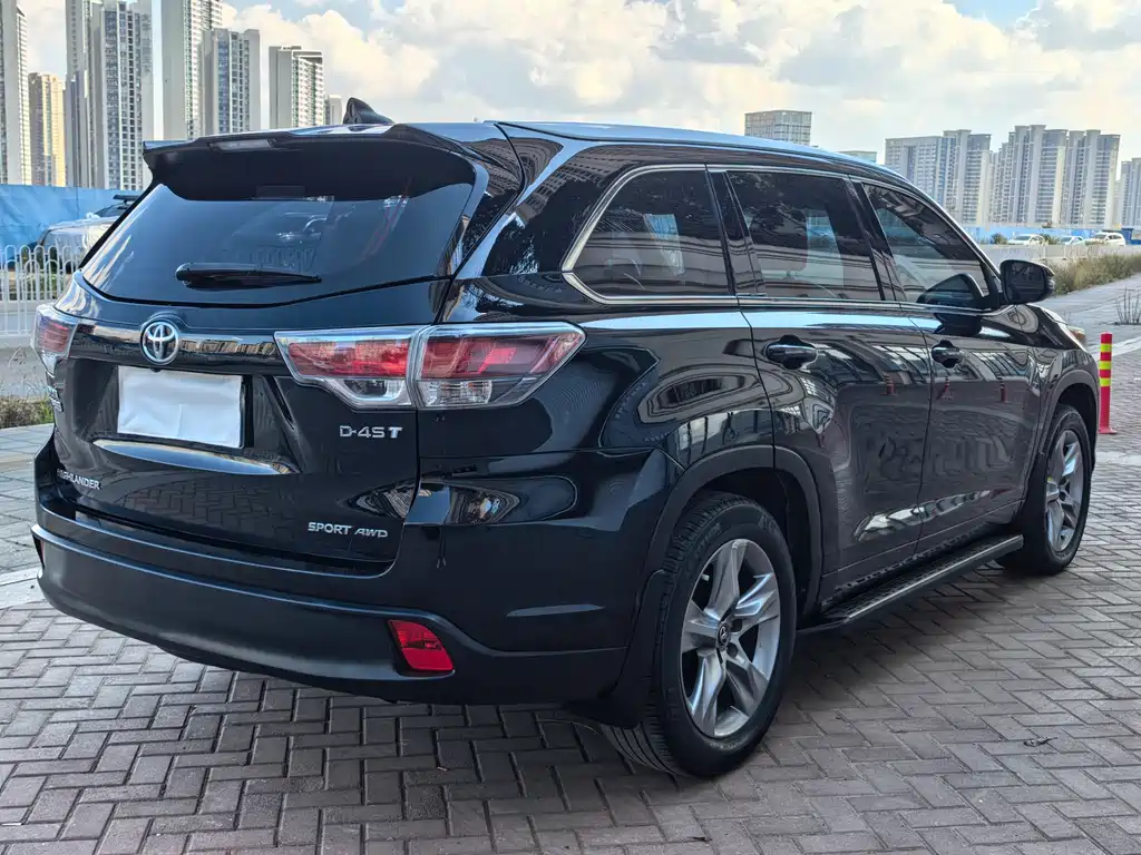 Toyota Highlander 2017 — фото 12