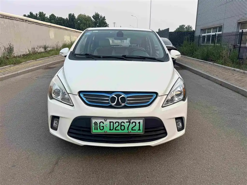 BAIC New Energy EV 2015 — фото 17