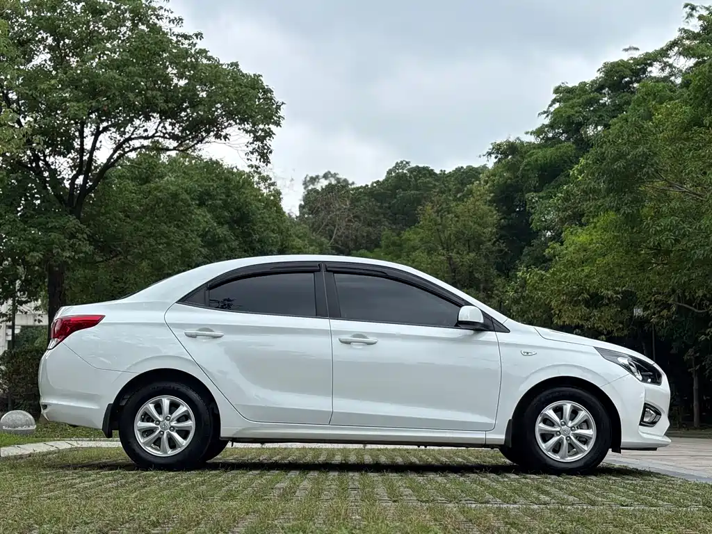 Hyundai Verna 2017 — фото 5