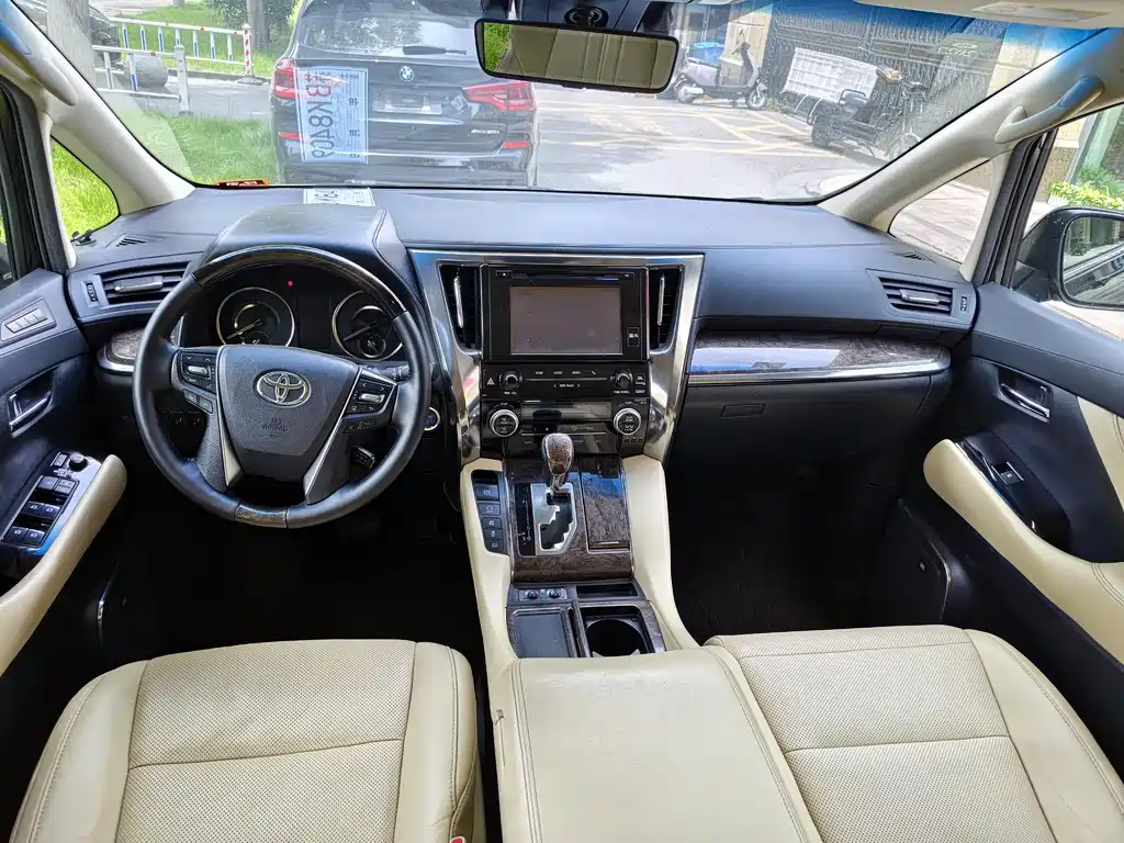 Toyota Vellfire 2019 — фото 10