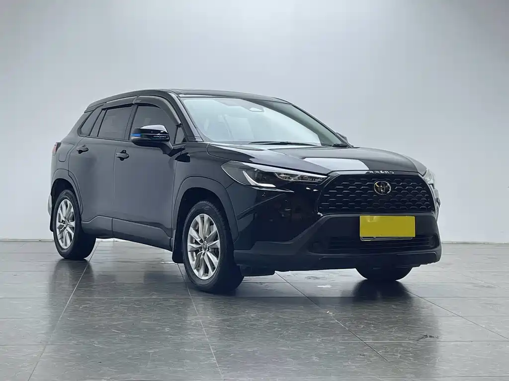 Toyota Corolla Cross 2023 — фото 3