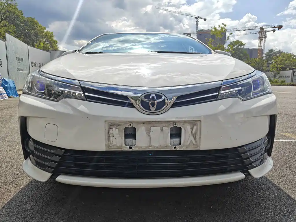 Toyota Corolla 2018 — фото 2