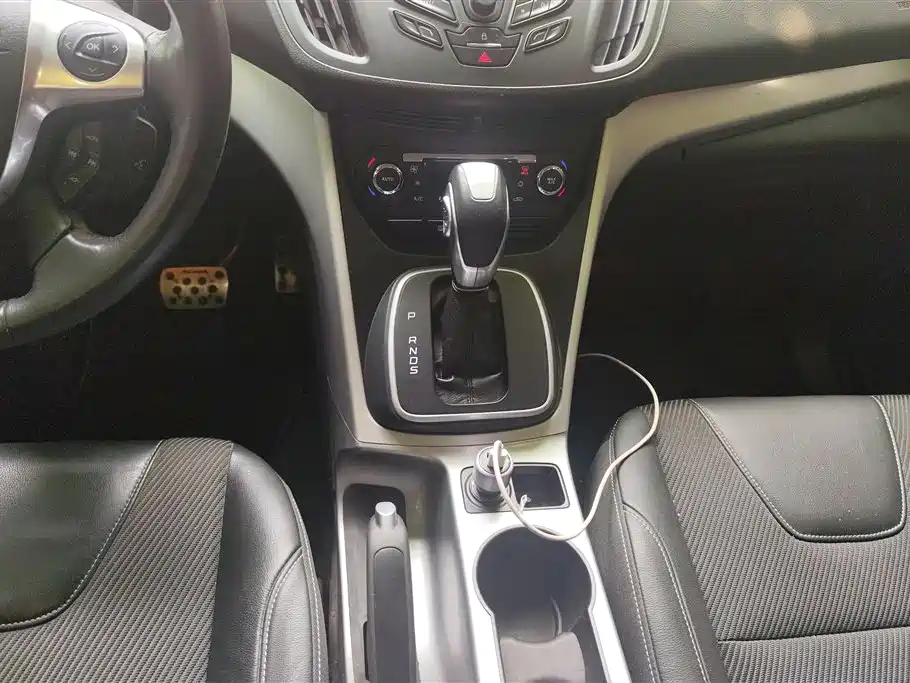 Ford Kuga 2013 — фото 16