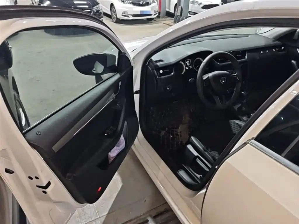 Skoda Octavia 2020 — фото 16