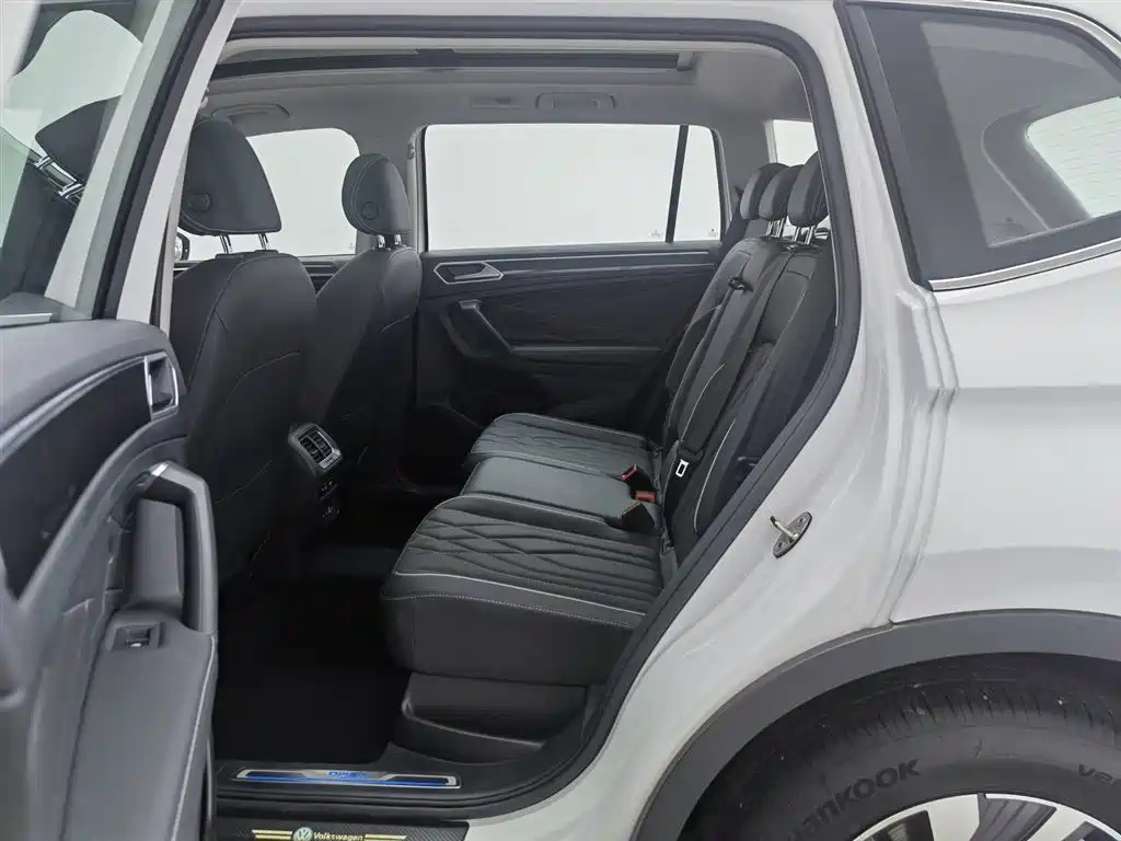 Volkswagen Tiguan L PHEV 2023 — фото 15