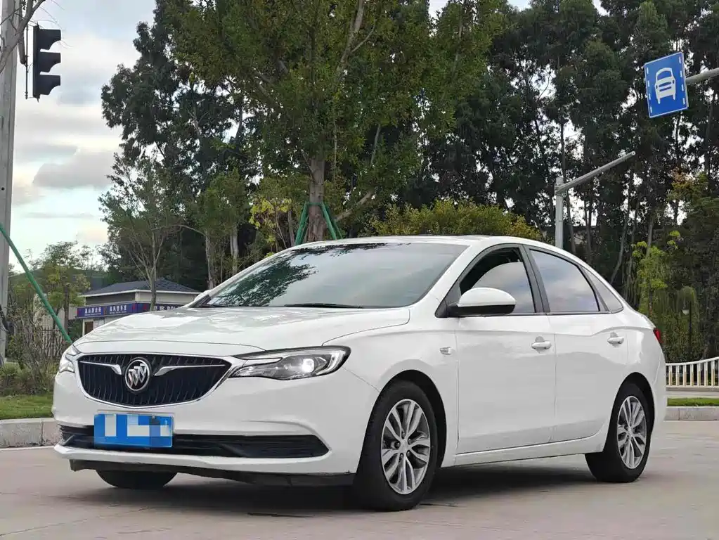 Buick Excelle 2021 — фото 1