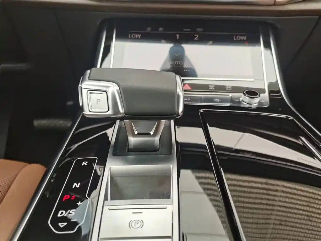Audi Q7 2025 — фото 12