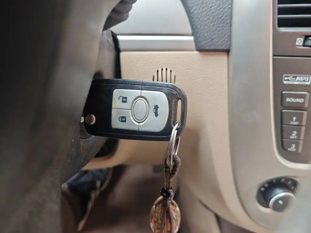 Buick Excelle 2015 — фото 12
