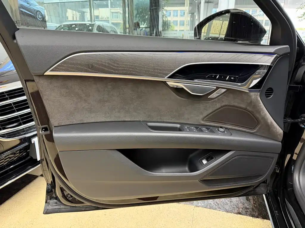 Audi A8 2021