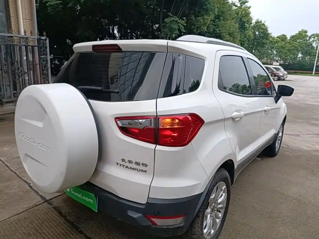 Ford Ecosport 2015 — фото 7