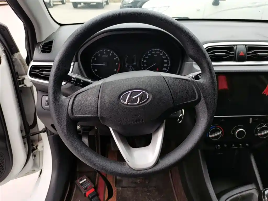 Hyundai Verna 2019 — фото 11