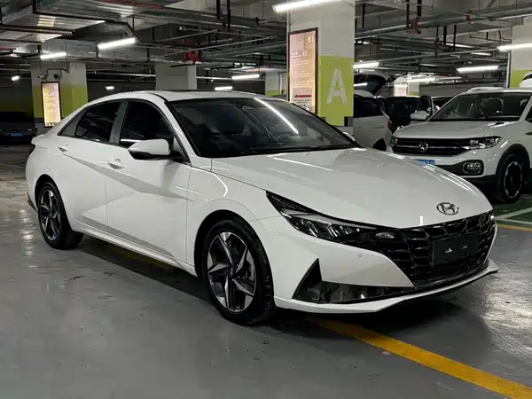 Hyundai Elantra 2023