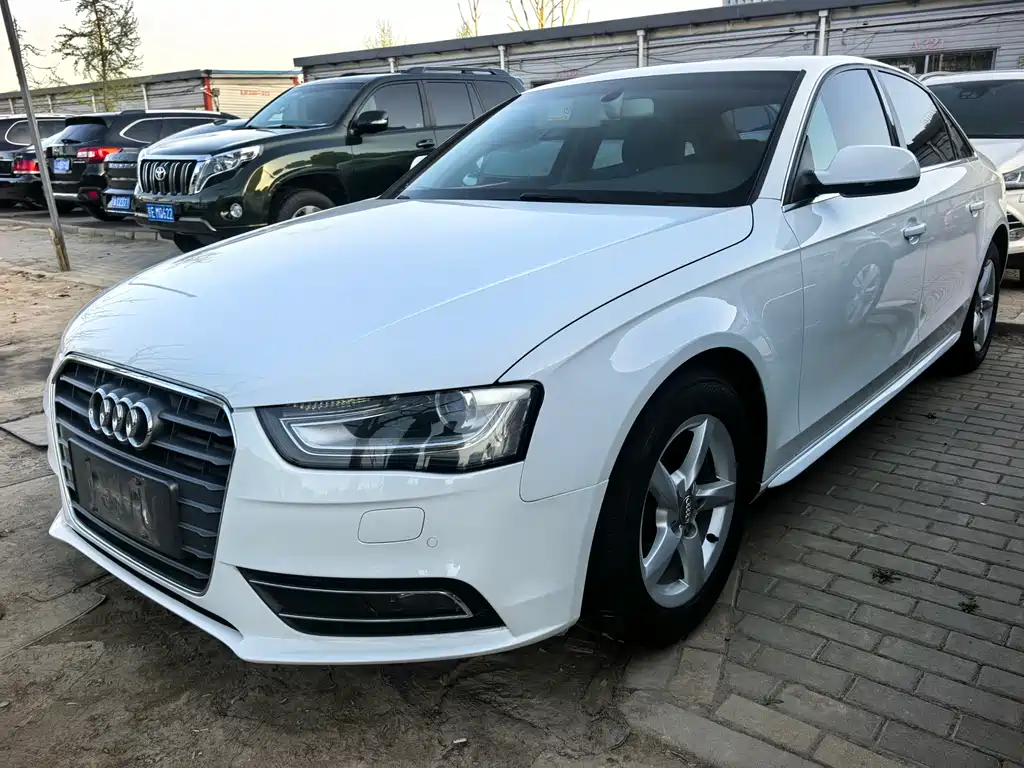 Audi A4L 2014 — фото 1