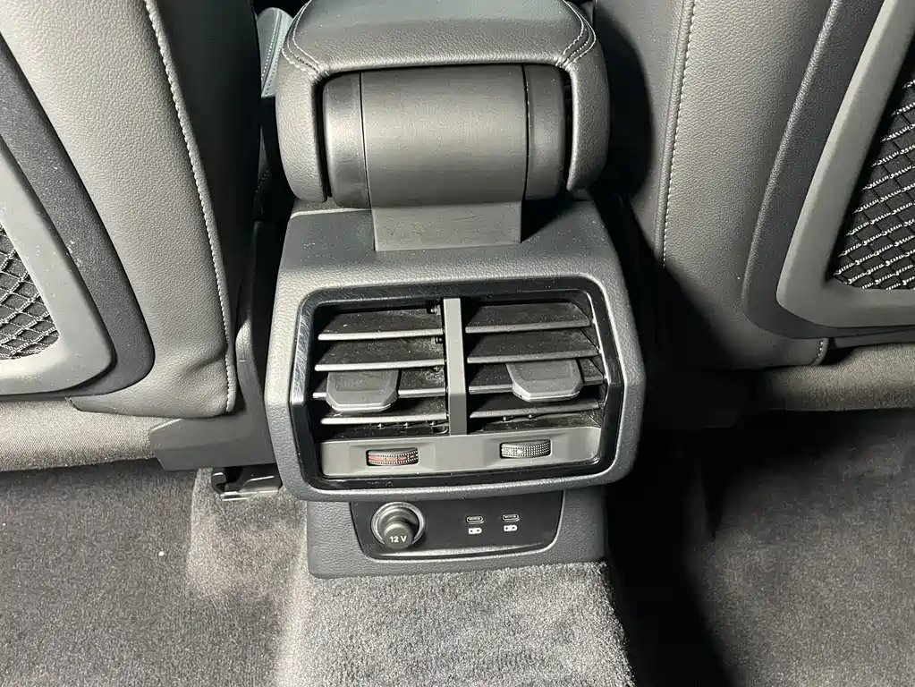 Audi Q3 2023 — фото 18