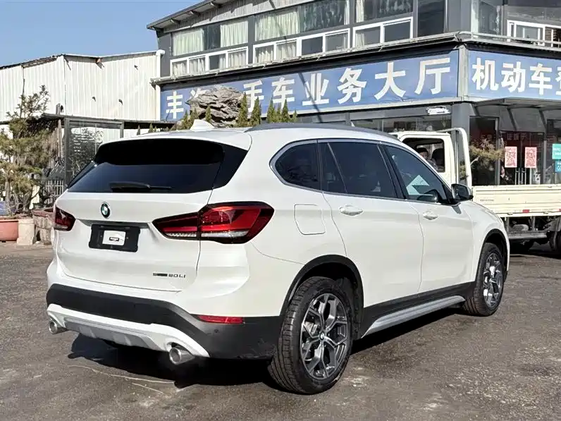 BMW X1 2022 — фото 8