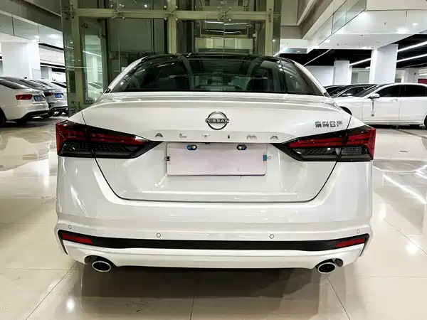 Nissan Teana 2023