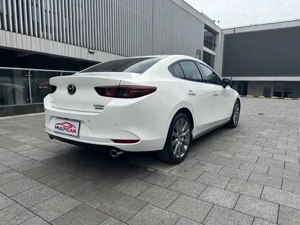 Mazda 3 Axela 2023