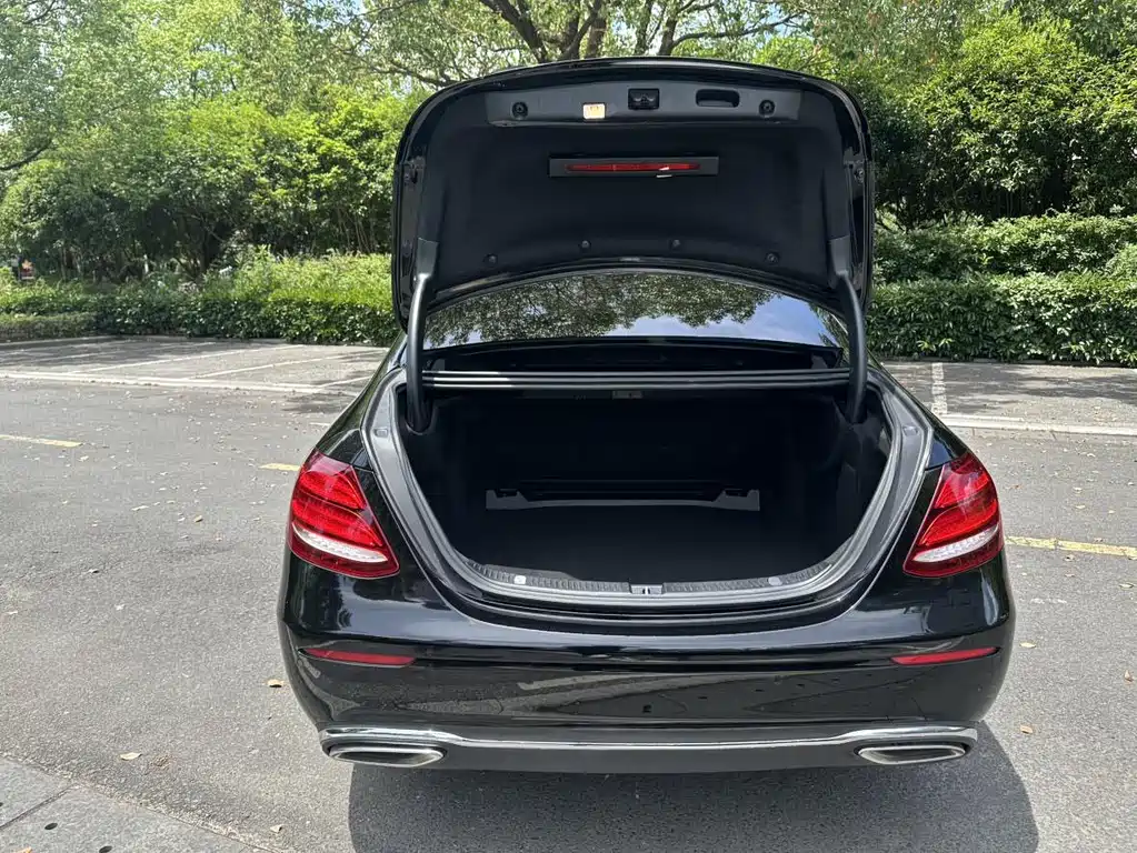 Mercedes-Benz E-Class 2020 — фото 23