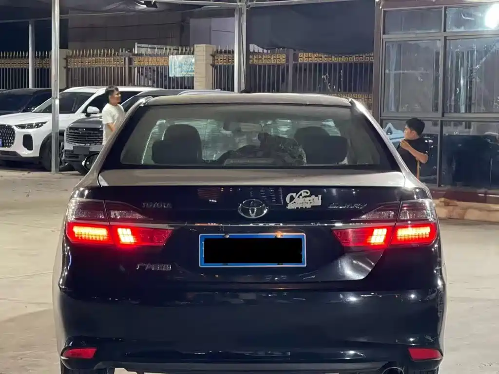 Toyota Camry 2018 — фото 6