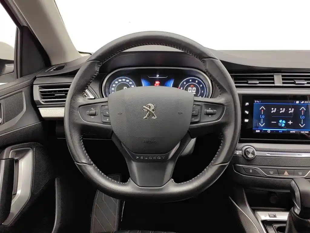 Peugeot 408 2022 — фото 11