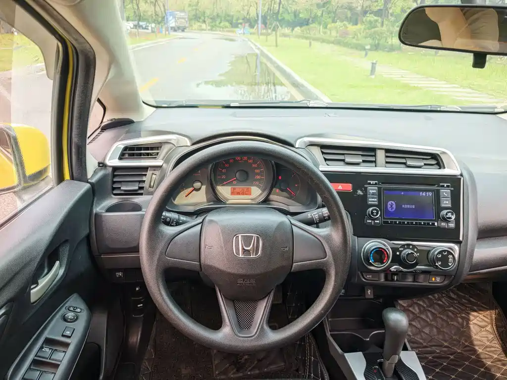 Honda Fit 2016 — фото 10