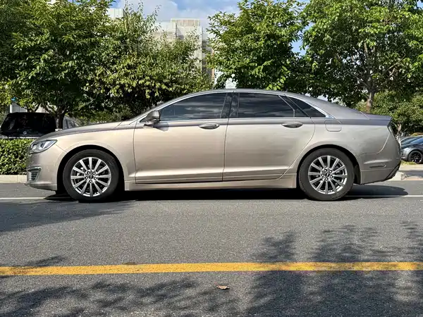Lincoln MKZ 2019