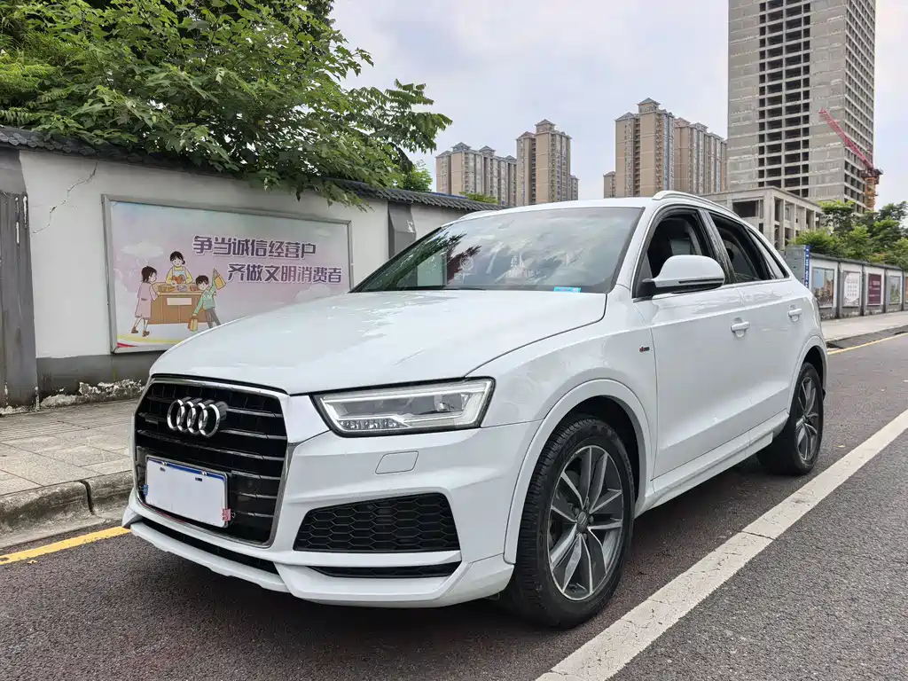 Audi Q3 2019 — фото 1