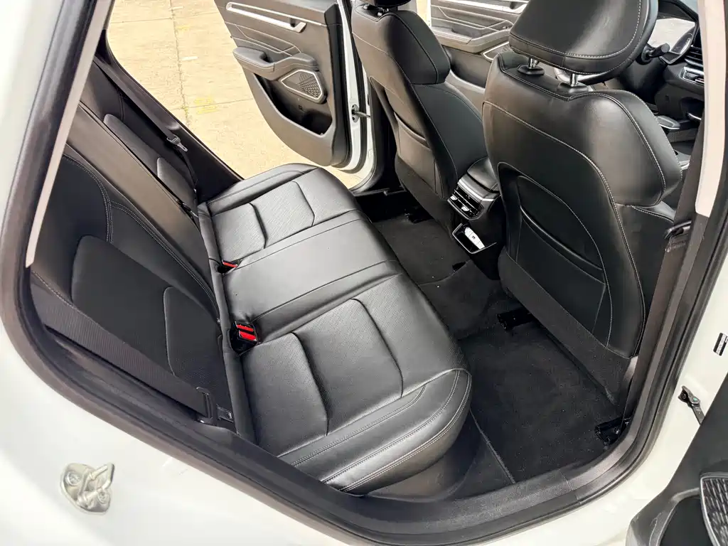 Geely Emgrand 2022 — фото 14